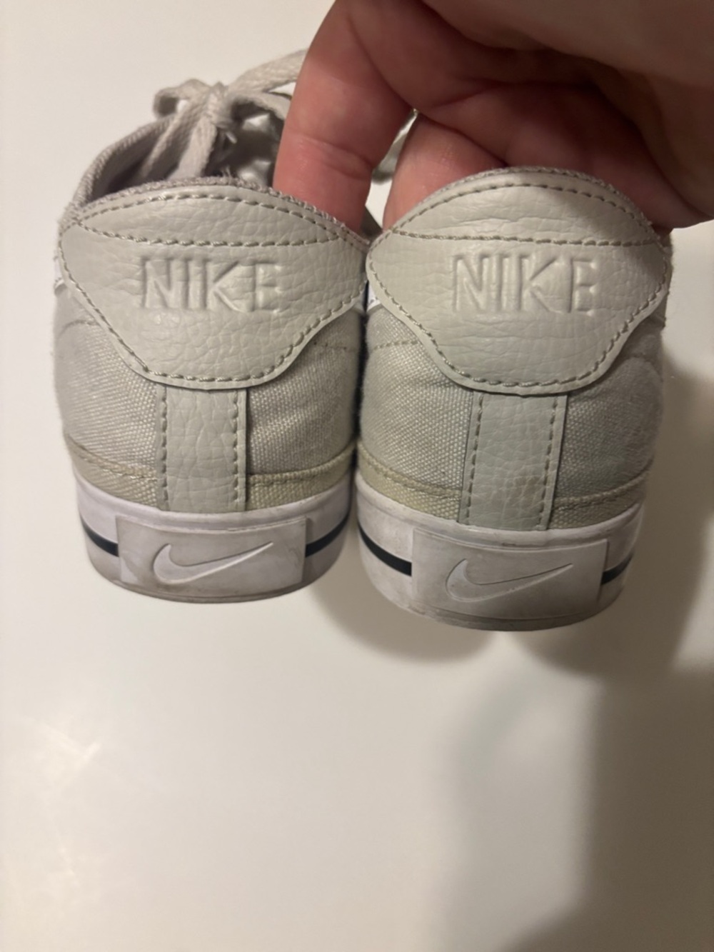 Nike Low-Top Canvas Sneakers in Light Gray with White Swoosh - Picture 5 of 6